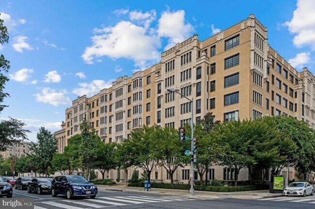 Building Photo - 1701 16th St NW