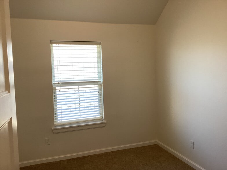 Building Photo - 11217 NW 102nd St