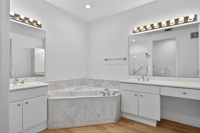 Building Photo - 2678 Center Ct Dr