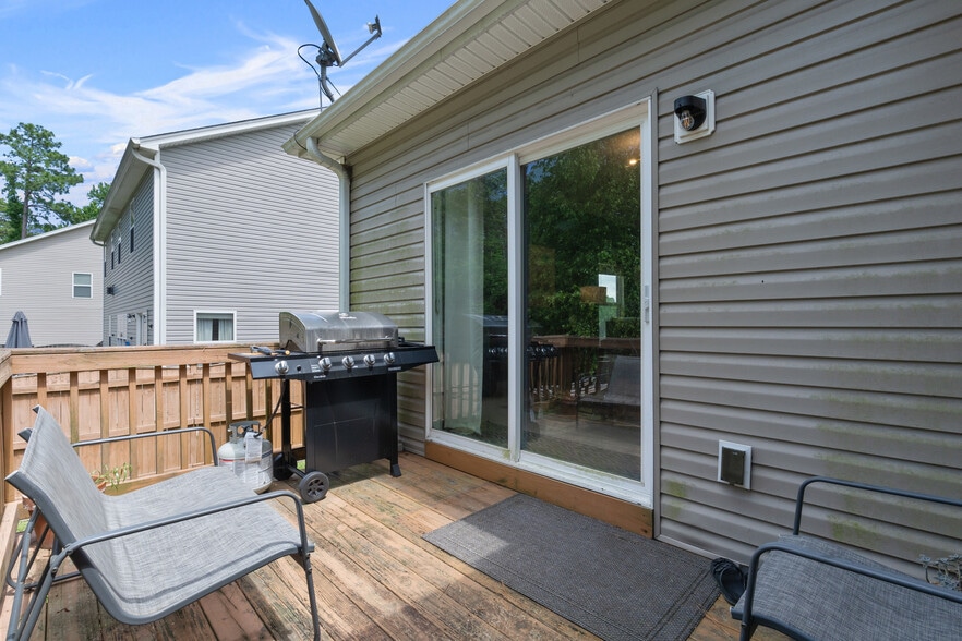 Building Photo - 112 Plymouth Pass Dr