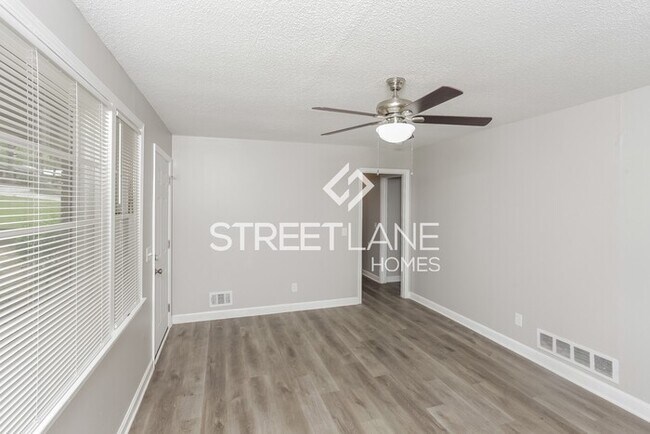 Building Photo - Charming 3 Bedroom in Columbia!