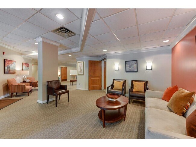 Building Photo - 1425 W 28th St