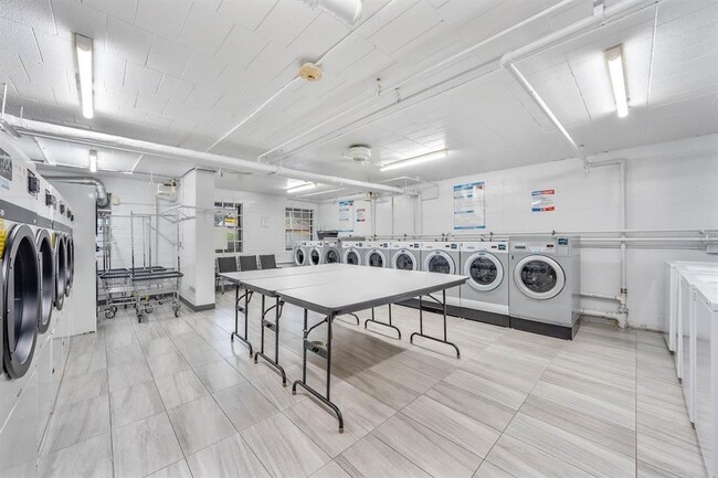 Building Photo - 9060 Palisade Ave