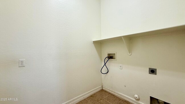 Building Photo - 1456 E 9th St