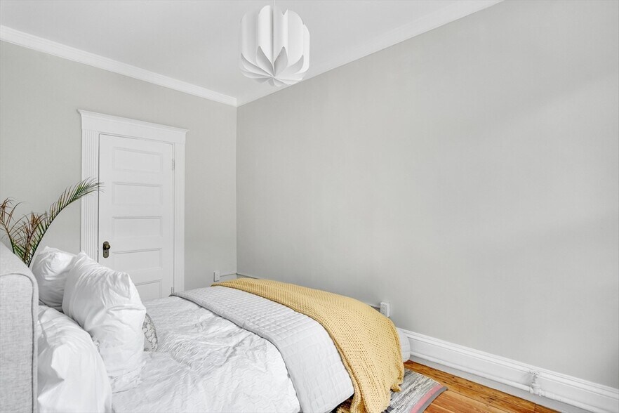 Building Photo - 1410 Beacon St