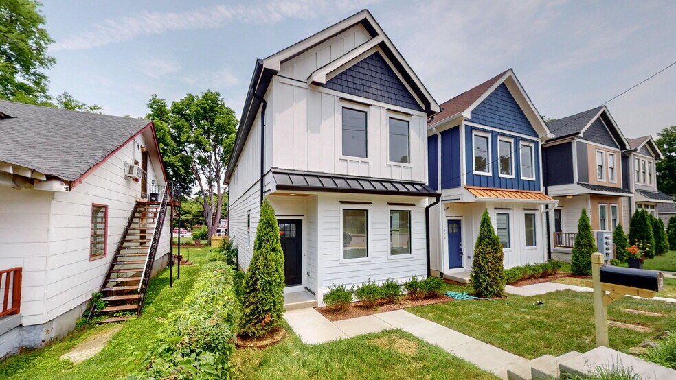 Building Photo - 2416 Albion St