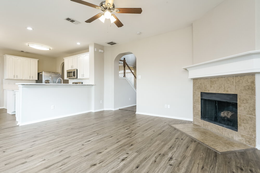 Building Photo - 521 Roundrock Ln