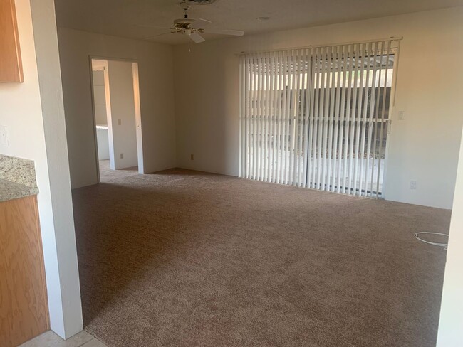 Building Photo - Three Bedroom Home in Beautiful Neighborhood