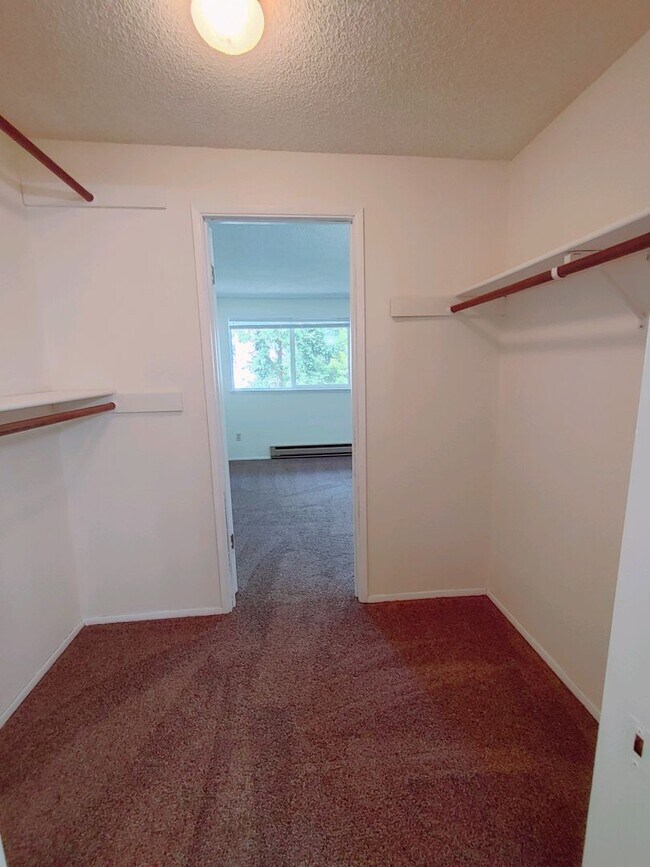Building Photo - 3 bed 2 bath townhouse in Winslow Park!