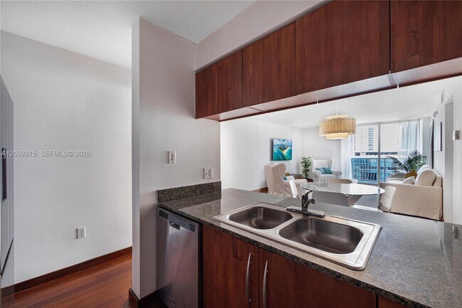 Building Photo - 1200 Brickell Bay Dr