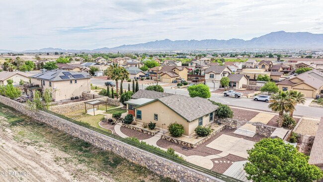 Building Photo - 6289 Cosecha Luna Cir