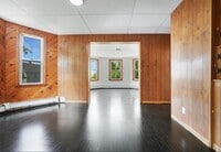 Building Photo - 628 S Almond St