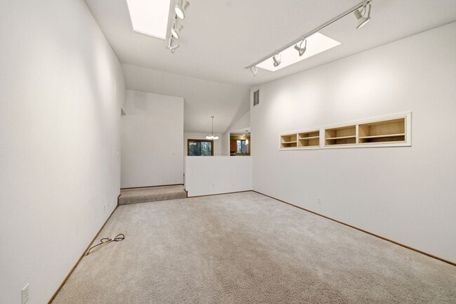 Building Photo - 21979 SW Mandan Dr