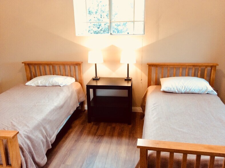 Bedroom 3. 2 x Twins - 601 Aliento Ct