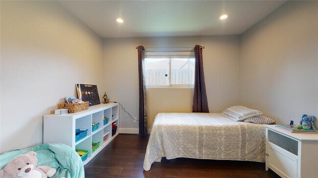 Building Photo - 3011 Larknolls Ln