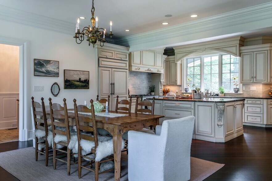 Building Photo - 247 Roxbury Rd