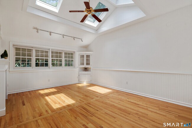 Building Photo - 141 Idlewood Dr