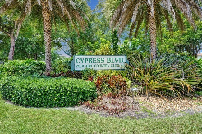 Building Photo - 805 Cypress Blvd
