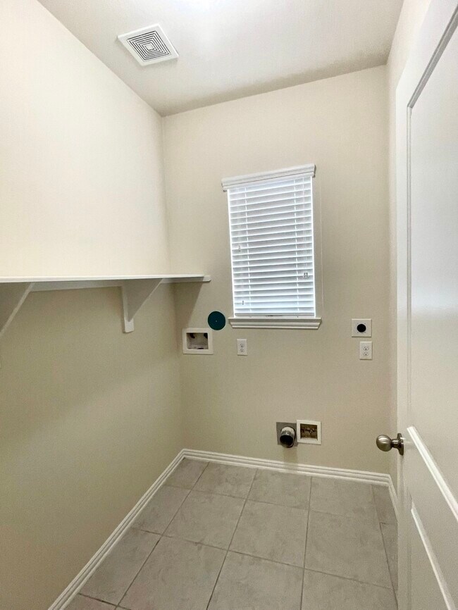 Building Photo - 1518 Summer City Dr