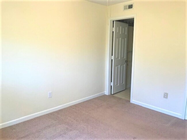 Building Photo - Unit 606 at Tradewinds II
