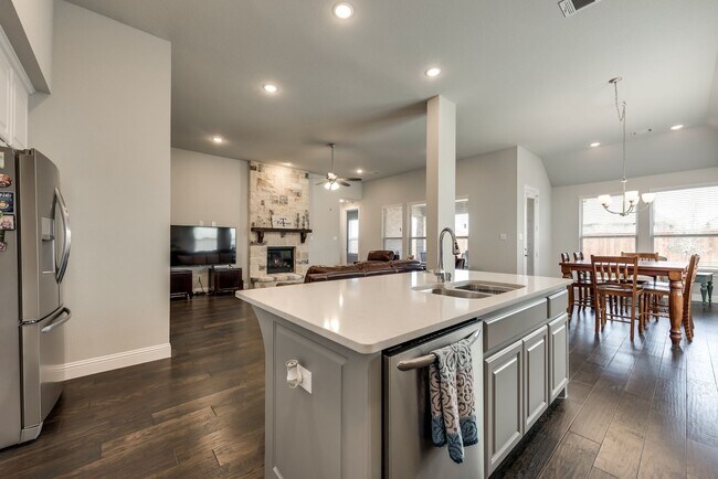 Building Photo - Beautiful Home in Sought-After NWISD!