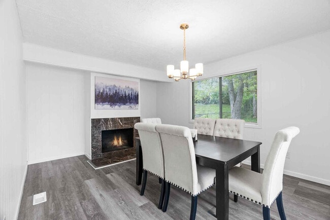 Building Photo - 2648 Garham Dr