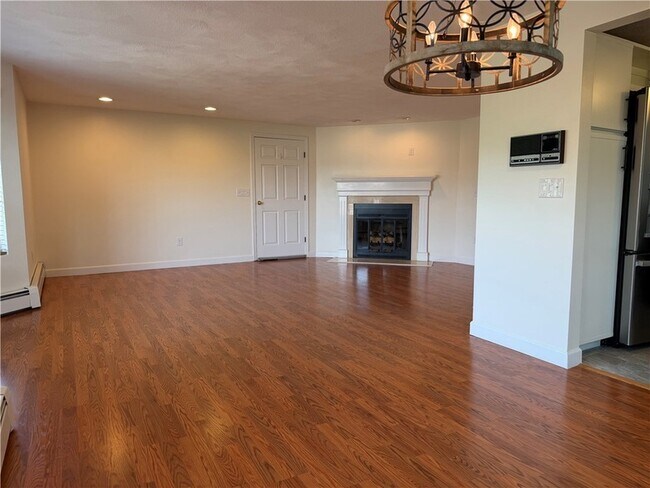 Building Photo - 29 Swan Ct