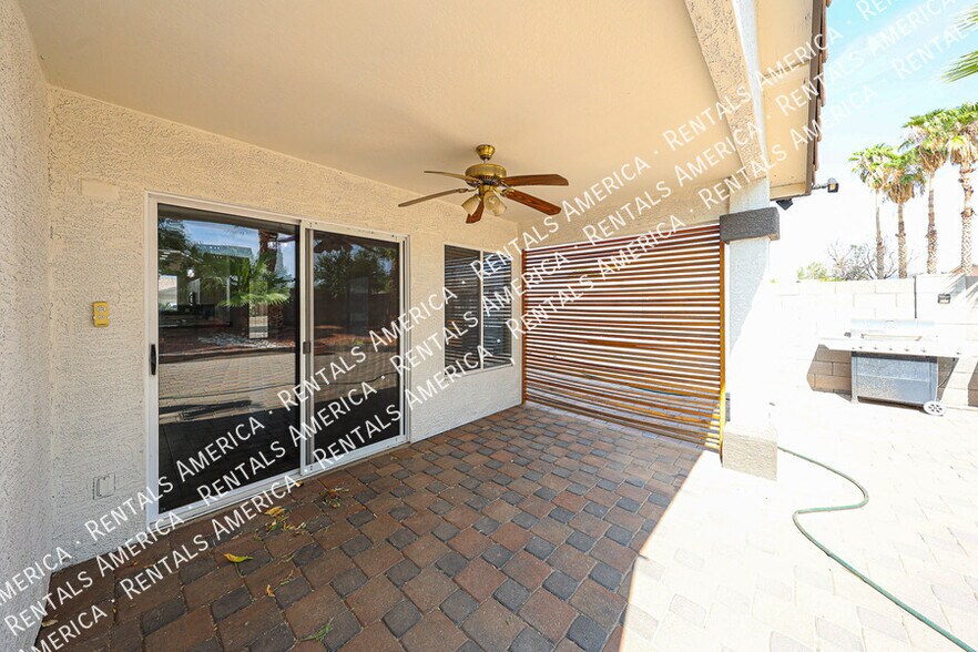 Building Photo - 15428 W Mauna Loa Ln