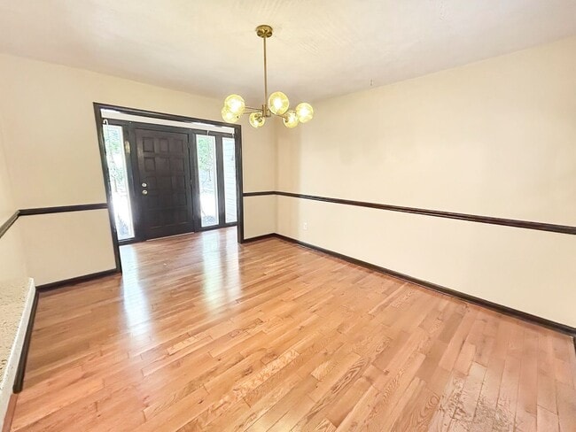Building Photo - 3 BR Wooded Retreat in the Heart of East Cobb!