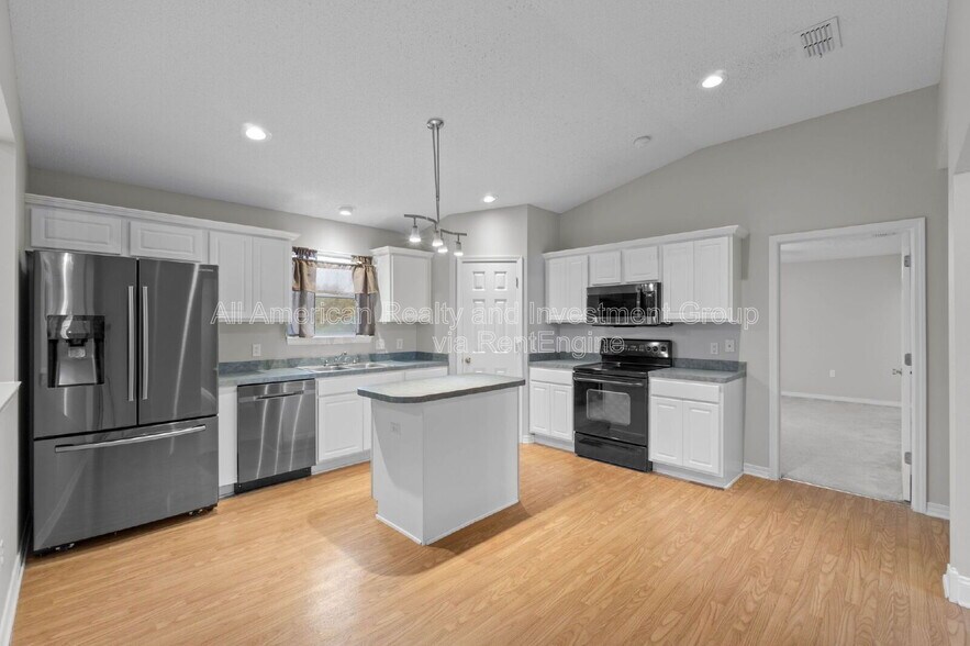 Building Photo - 312 Peggy Dr