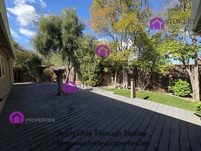 Building Photo - 18 Bonnie Pl