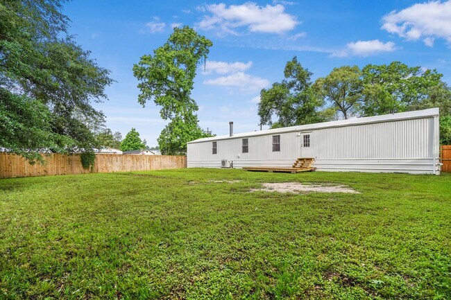 Building Photo - 21950 Caney Dr