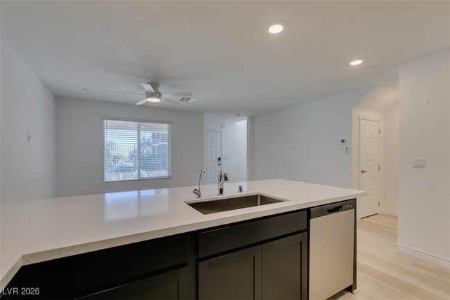 Building Photo - 6254 Foxes Dl St