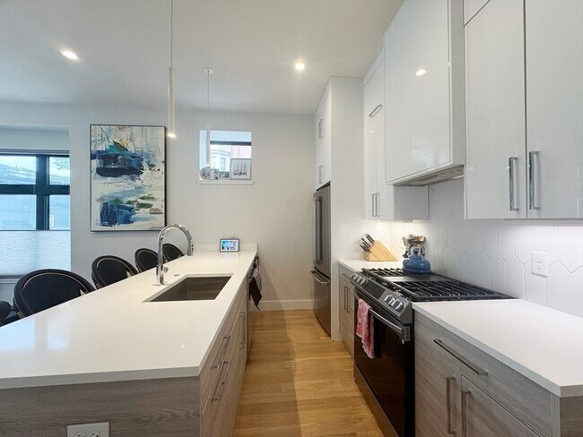 Building Photo - 109 Liverpool St
