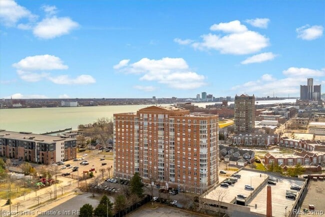 Building Photo - 250 E Harbortown Dr