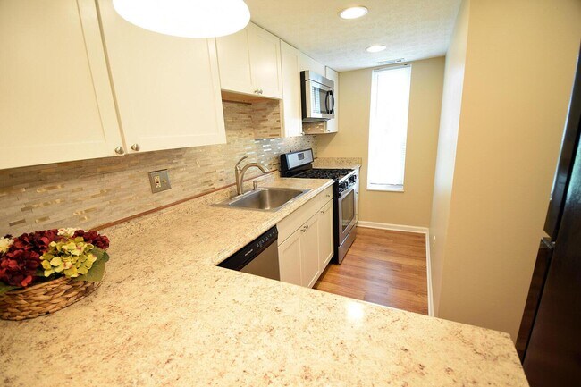 Building Photo - 20 King Arthur Ct
