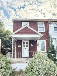 Building Photo - 927 Vankirk St