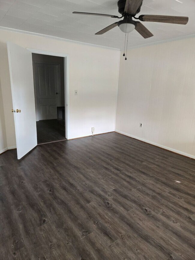 Building Photo - 1401 Old Norlina Rd