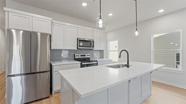 Building Photo - 1702 Cuppett Cir