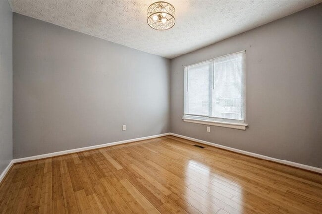 Building Photo - 3635 Darwin Pl