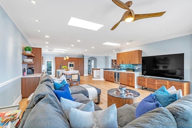 Building Photo - 7564 Navigator Cir