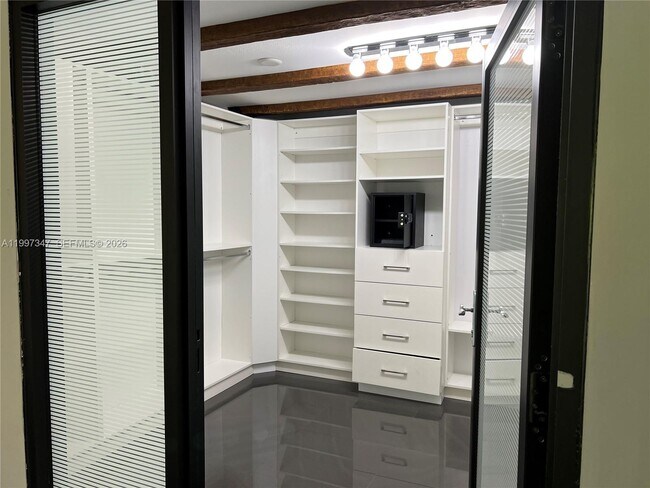 Building Photo - 9331 NW 48th Doral Terrace