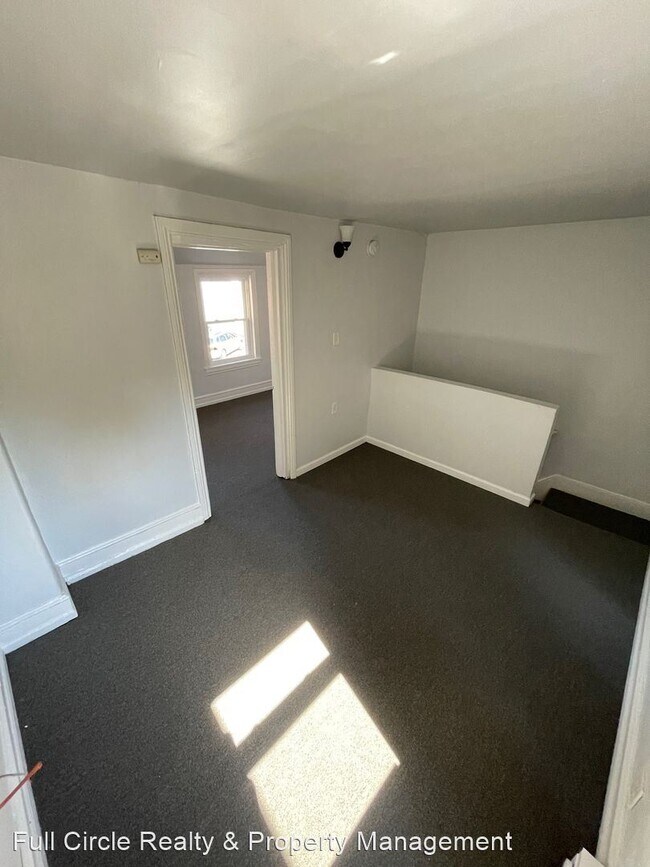Building Photo - 2 br, 1 bath House - 154 Chestnut Street E...