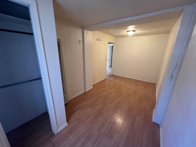 Building Photo - OLD TOWN 2 Bedroom 1 Bath