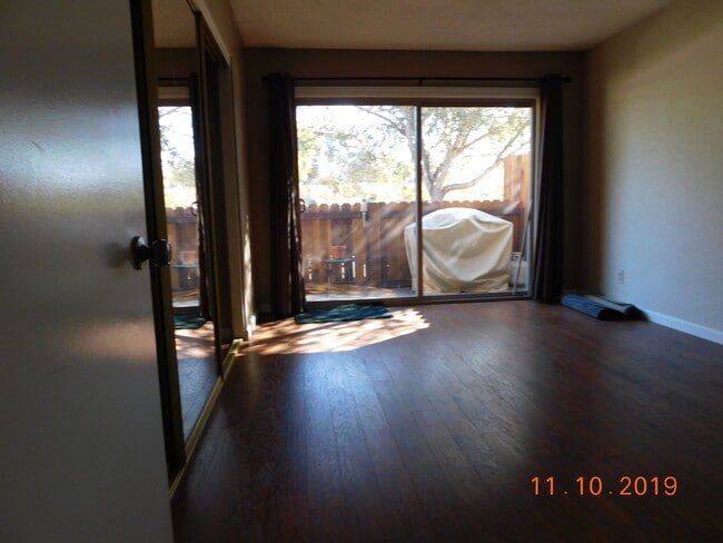 Building Photo - 481 E Rice Ranch Rd
