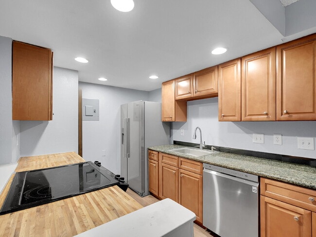 Building Photo - $1,545.95, 2-bed, 2-bath located in Denver with $500 OFF FIRST MONTH'S RENT!