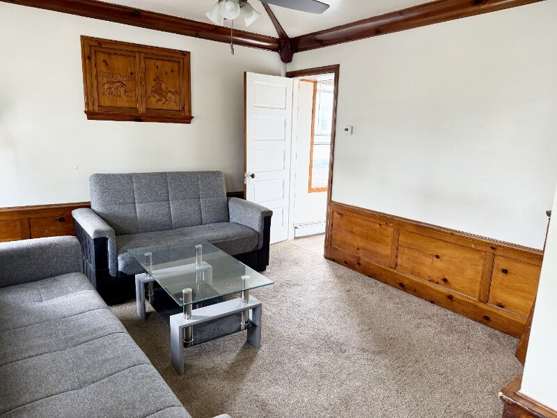 Building Photo - 32 Major St