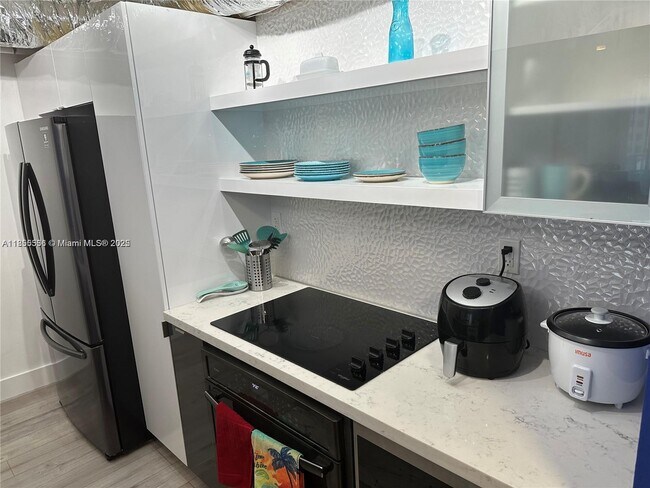 Building Photo - 850 N Miami Ave