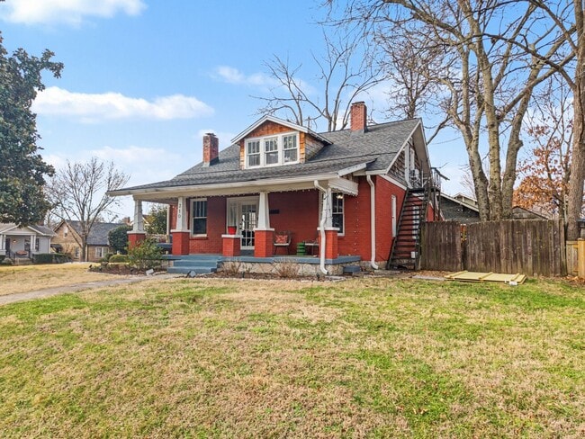 Building Photo - Rare historic East Nashville bungalow for rent; 4 Beds 3 Baths, 1,806 SqFt, fenced yard