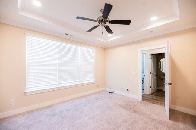 Building Photo - Beautiful 3Bed/2.5Bath Townhome located in Kernersville at Welden Village